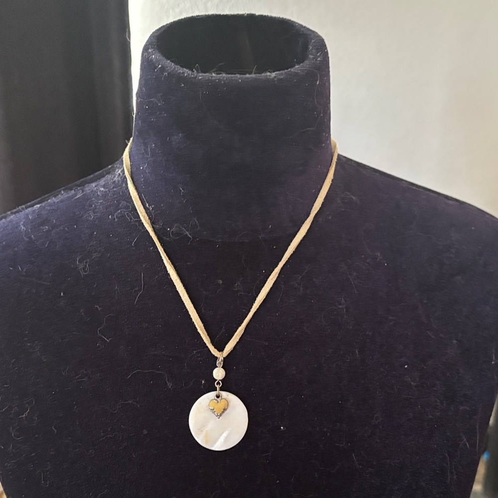 NWT Cedar Point Cool Jewels Mother Of Pearl Disc Pendant Necklace